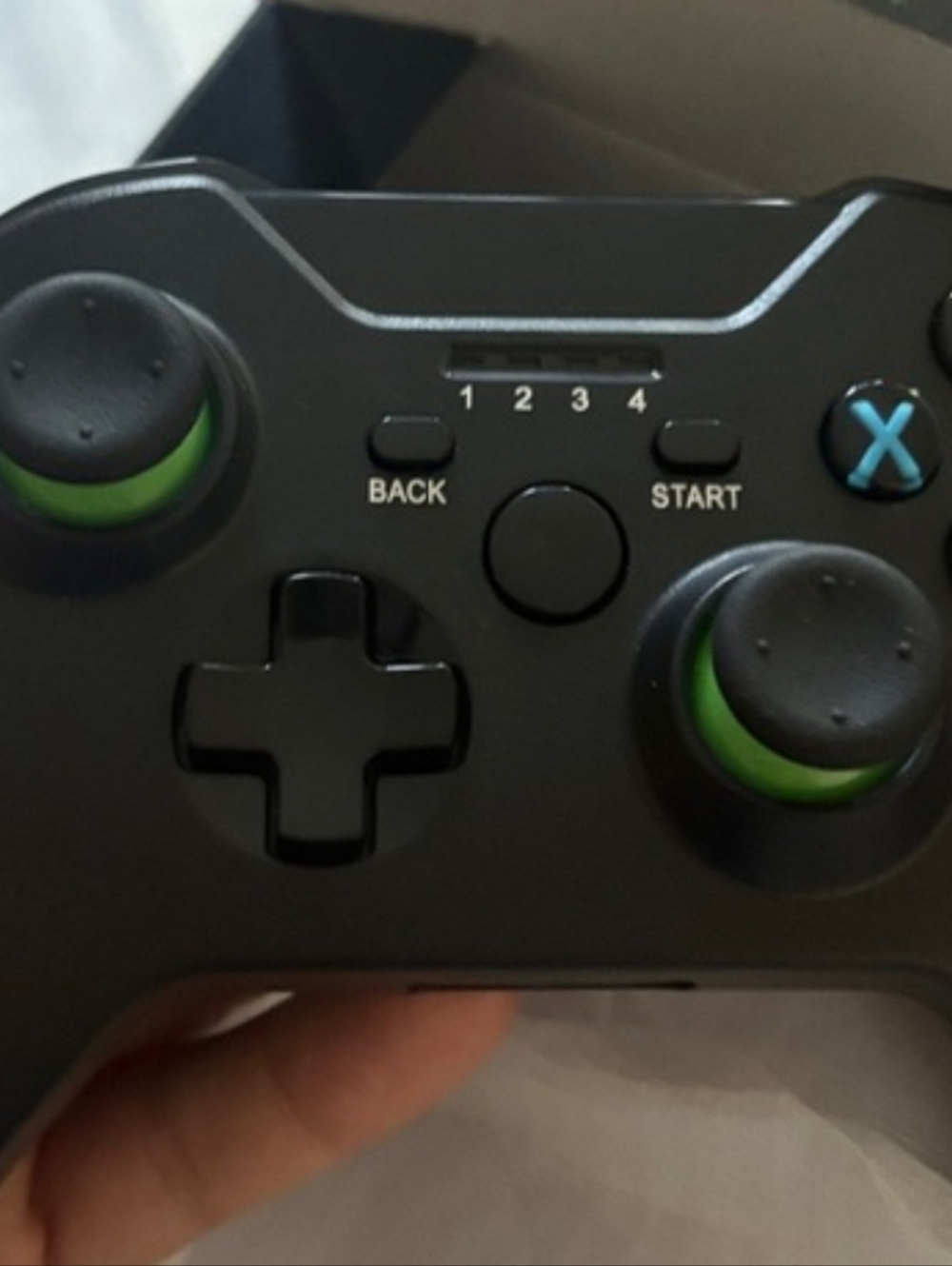 Black Wireless Controller for Xbox - Picture 3 of 3